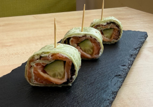 Tortillové wrapy špenát, losos